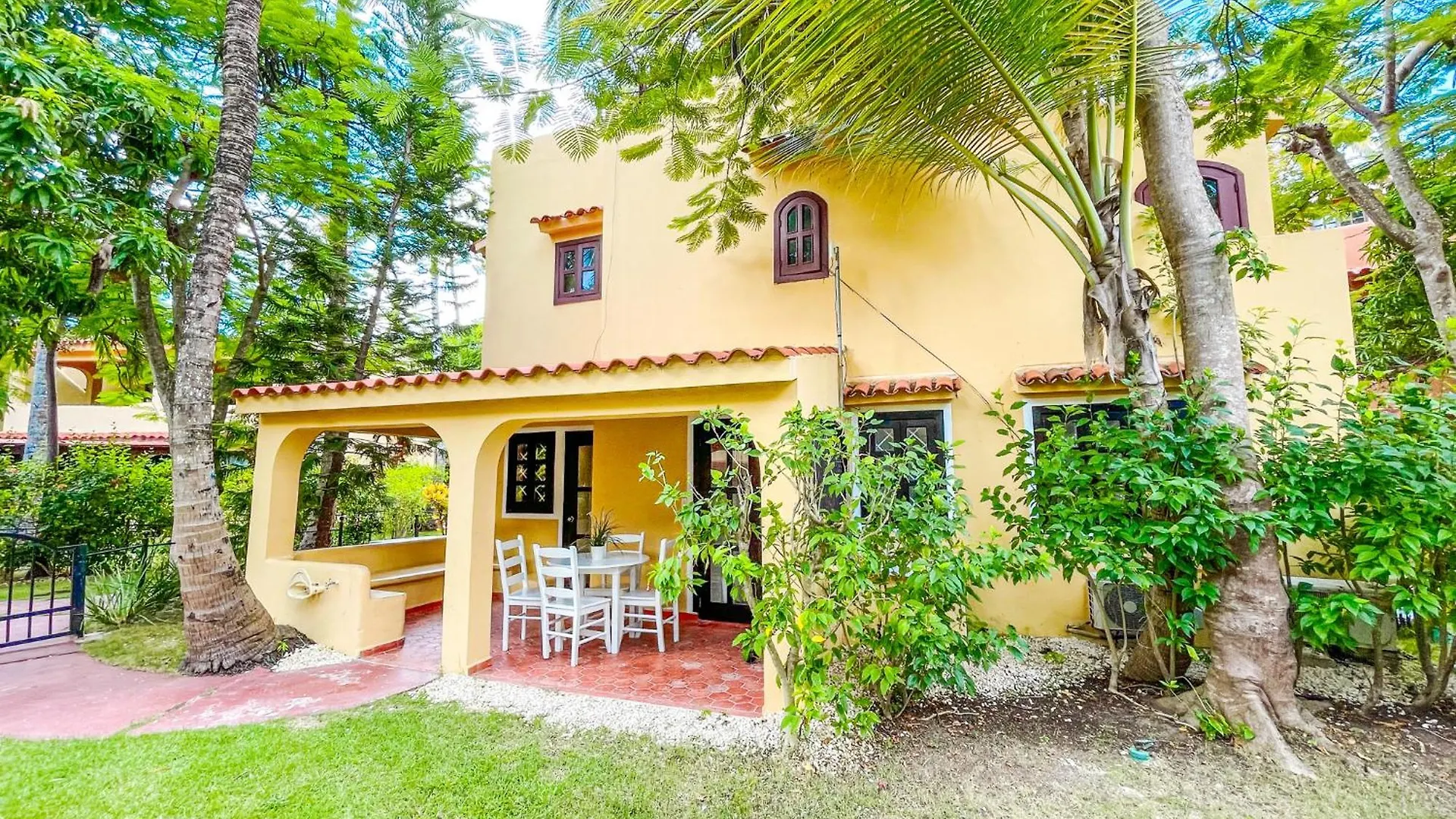 Resort Tropical Villas Beach Club And Spa Bavaro Beach With Wifi Parking Bbq Punta Cana